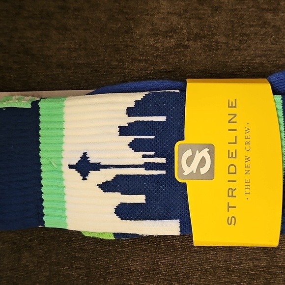 Blue and Green Skyline Crew Socks 💚💙 - Picture 2 of 4